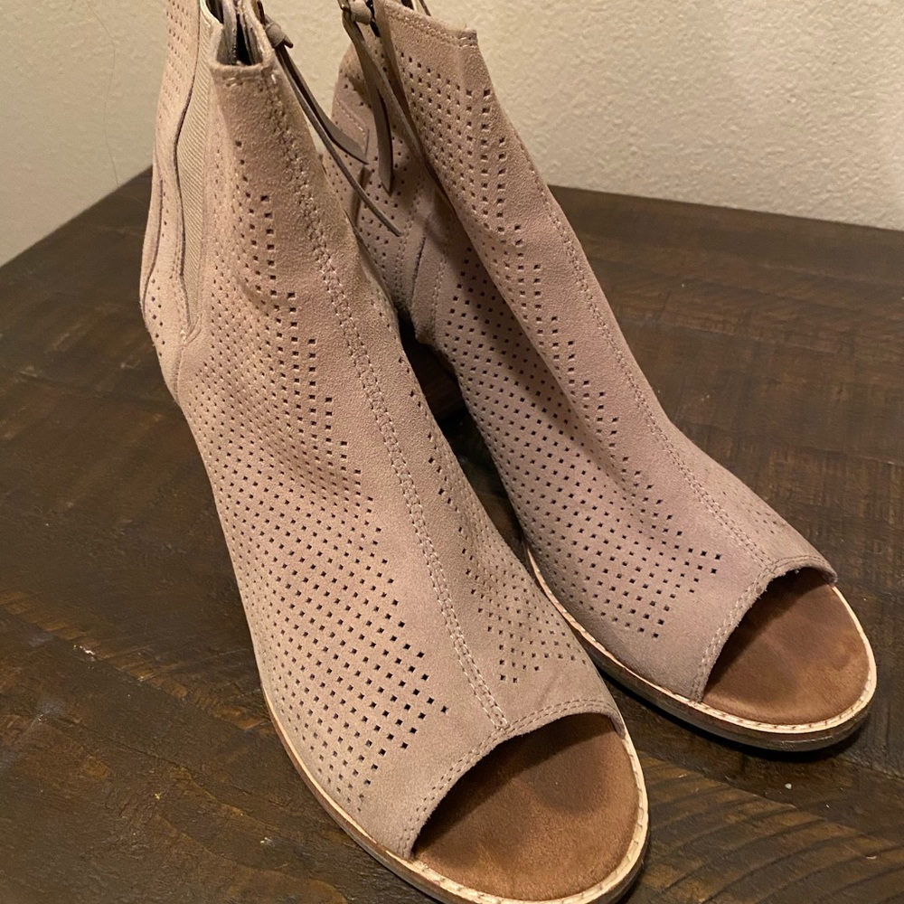 Toms Heels